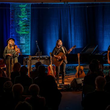 ‚Folksfest on Tour‘-Highlight am Ende des Jahres: Große Geburtstagsfeier für Joni Mitchell